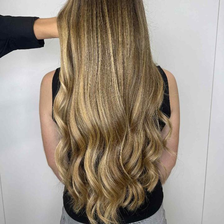 Balayage Smoky, technique exclusive Saint Algue pour un rendu naturel et sans entretien, signé Saint Algue Chalon-sur-Saône
