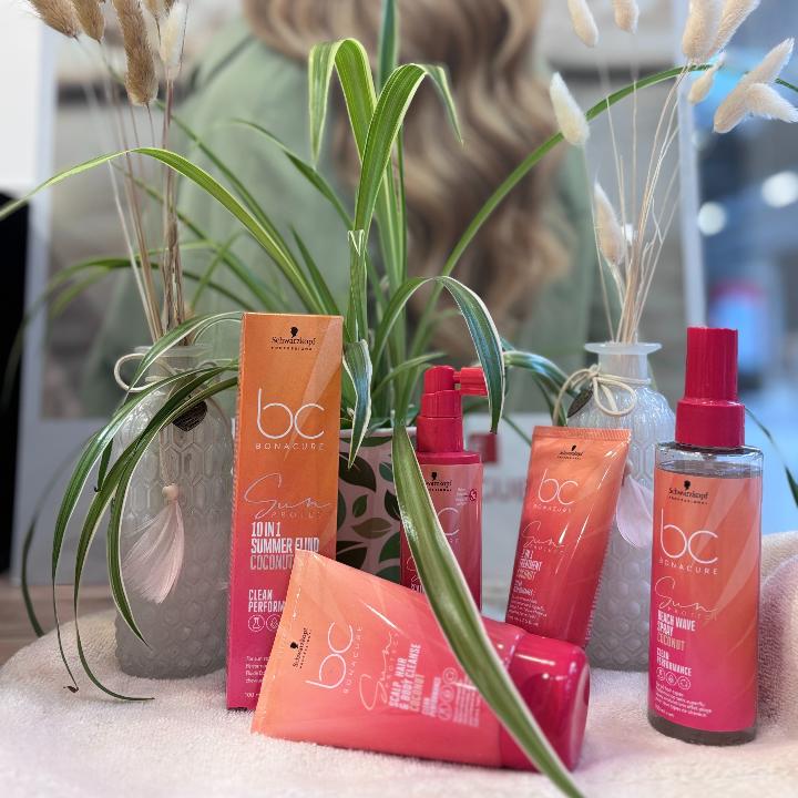 Nouveau chez Saint Algue ! Les produites solaires sont disponibles chez nous pour venir sublimer vos cheveux cet été ! Belle journée à très vite chez Saint Algue