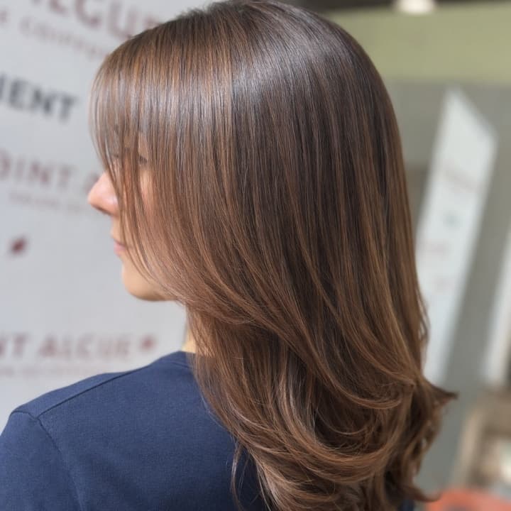 Un balayage sur-mesure pour un effet ultra naturel et éclatant.